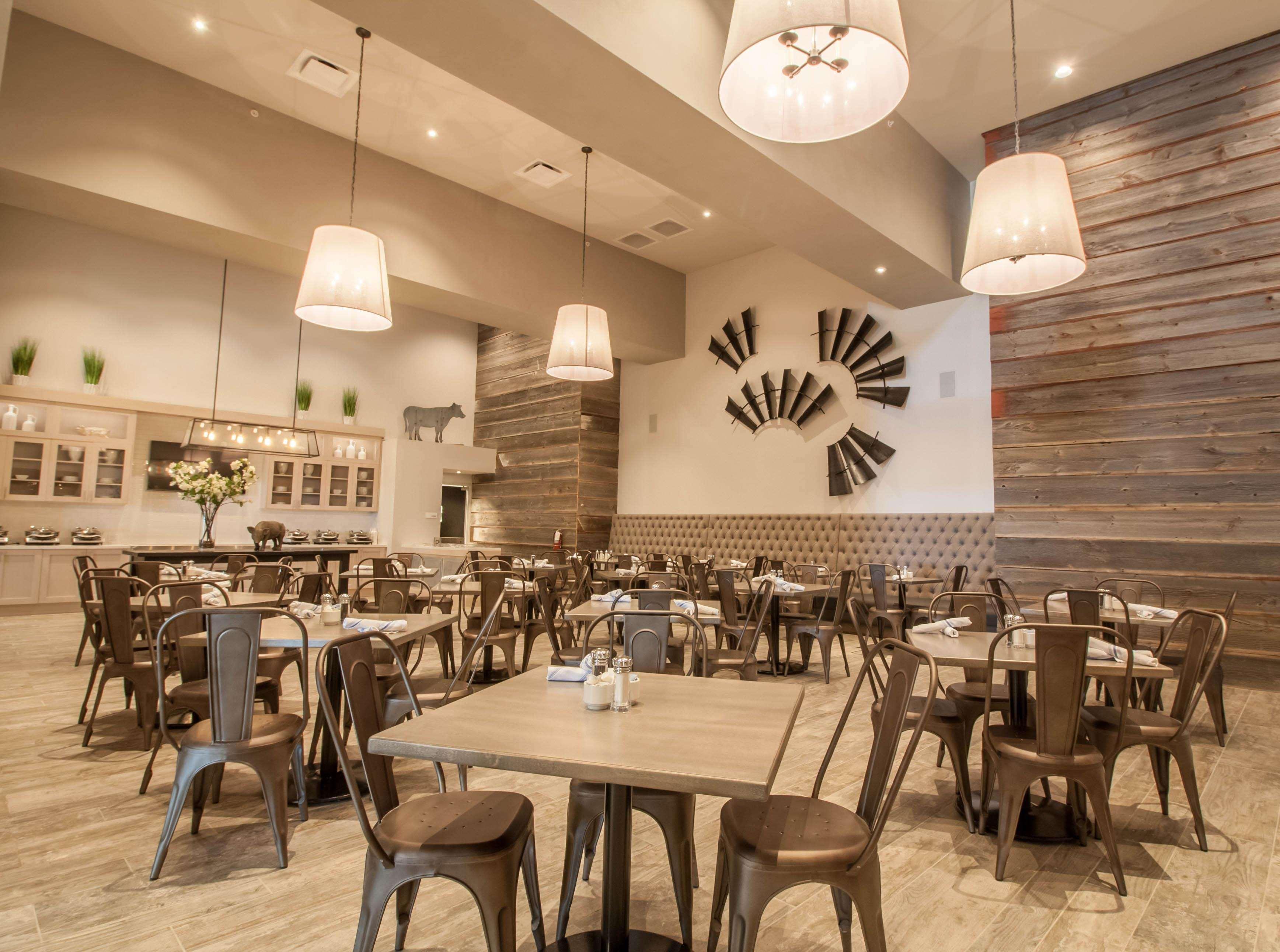 Hotel Renovo Des Moines Urbandale,Tapestry Collection Hilton ภายนอก รูปภาพ