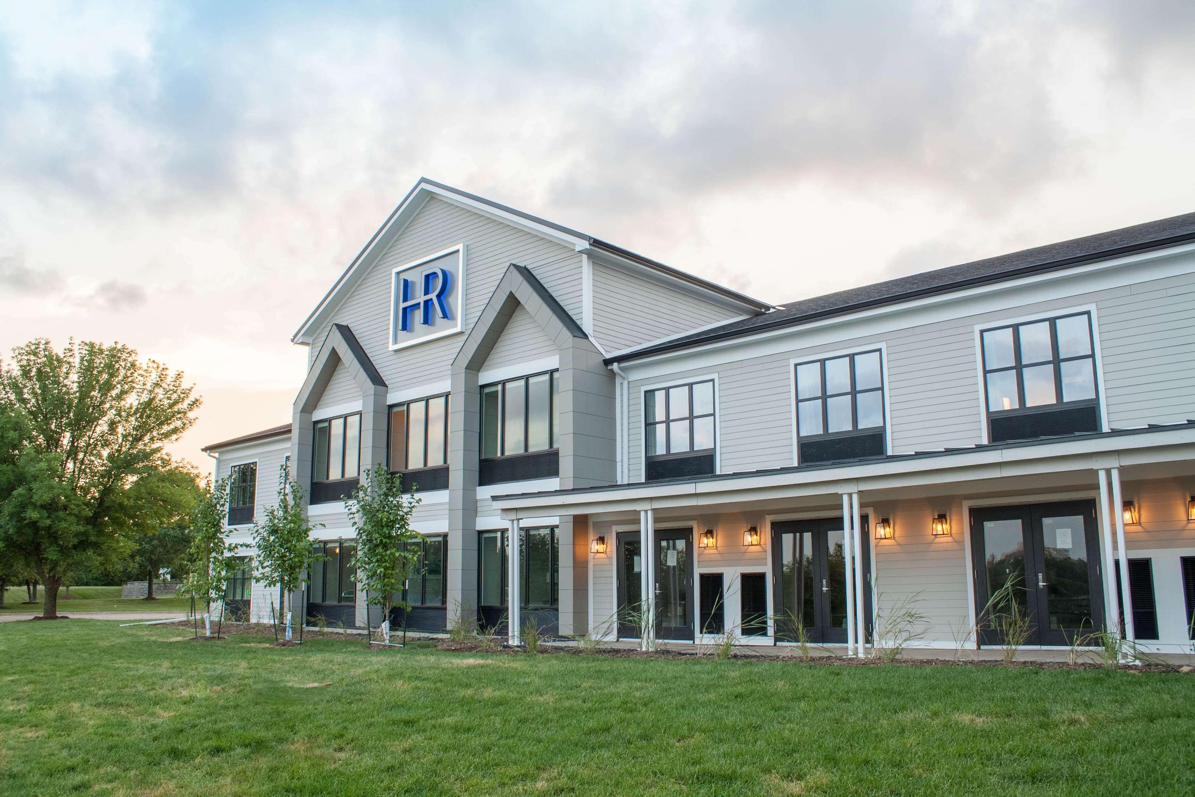 Hotel Renovo Des Moines Urbandale,Tapestry Collection Hilton ภายนอก รูปภาพ