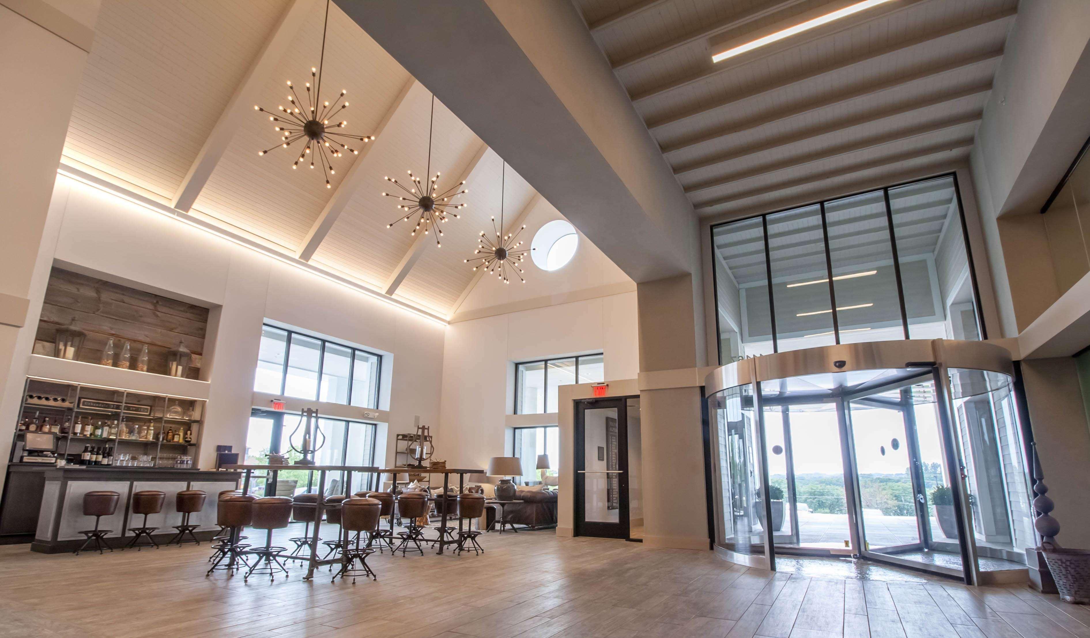 Hotel Renovo Des Moines Urbandale,Tapestry Collection Hilton ภายนอก รูปภาพ