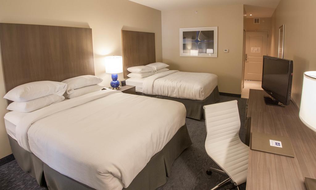 Hotel Renovo Des Moines Urbandale,Tapestry Collection Hilton ภายนอก รูปภาพ