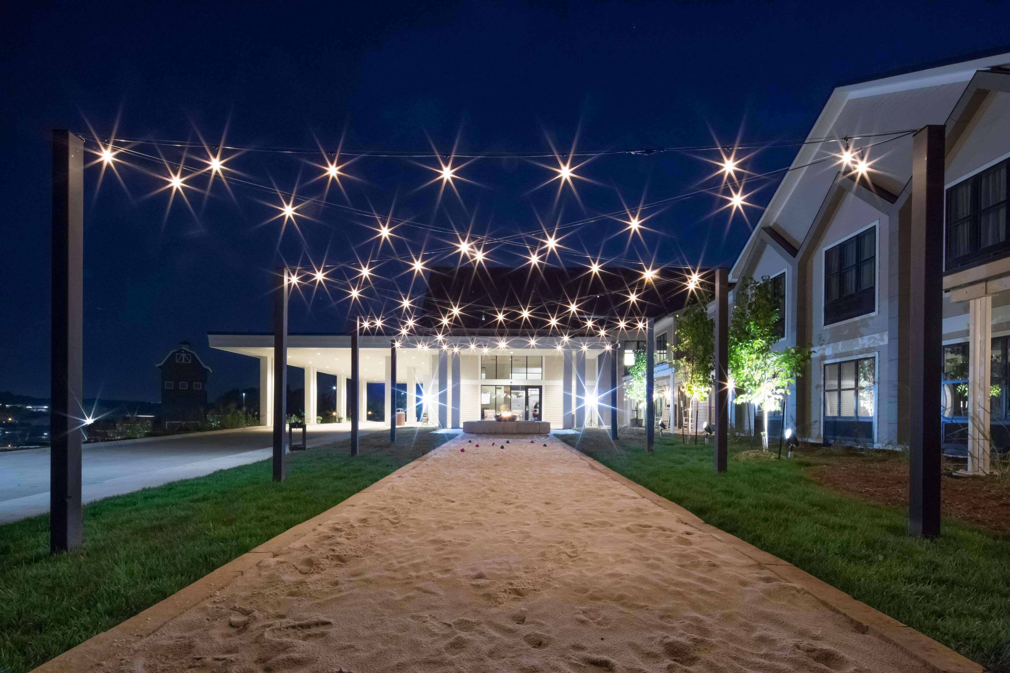 Hotel Renovo Des Moines Urbandale,Tapestry Collection Hilton ภายนอก รูปภาพ