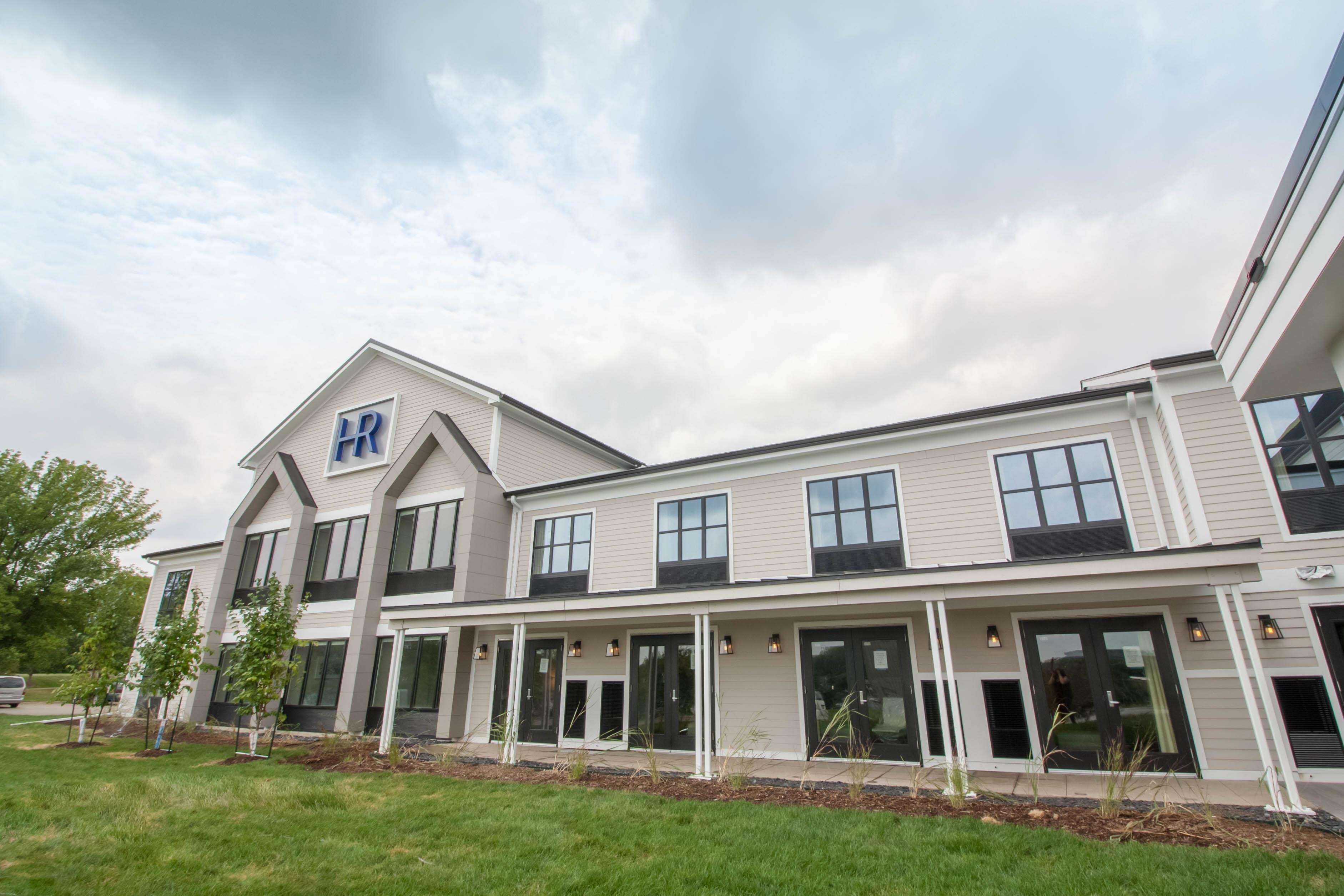Hotel Renovo Des Moines Urbandale,Tapestry Collection Hilton ภายนอก รูปภาพ