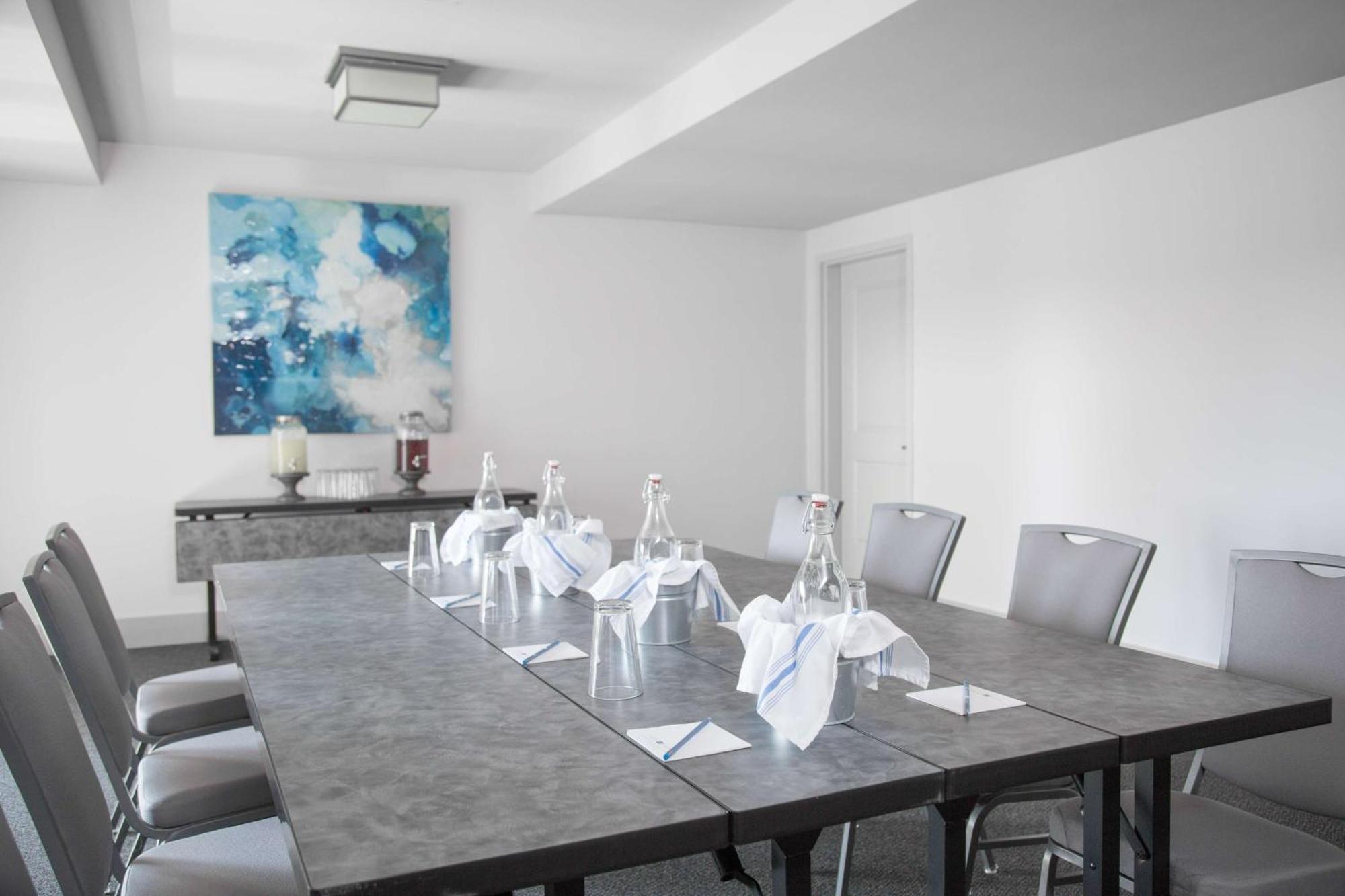 Hotel Renovo Des Moines Urbandale,Tapestry Collection Hilton ภายนอก รูปภาพ