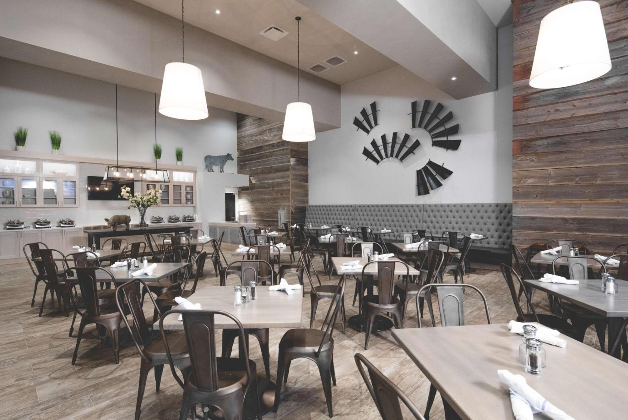 Hotel Renovo Des Moines Urbandale,Tapestry Collection Hilton ภายนอก รูปภาพ