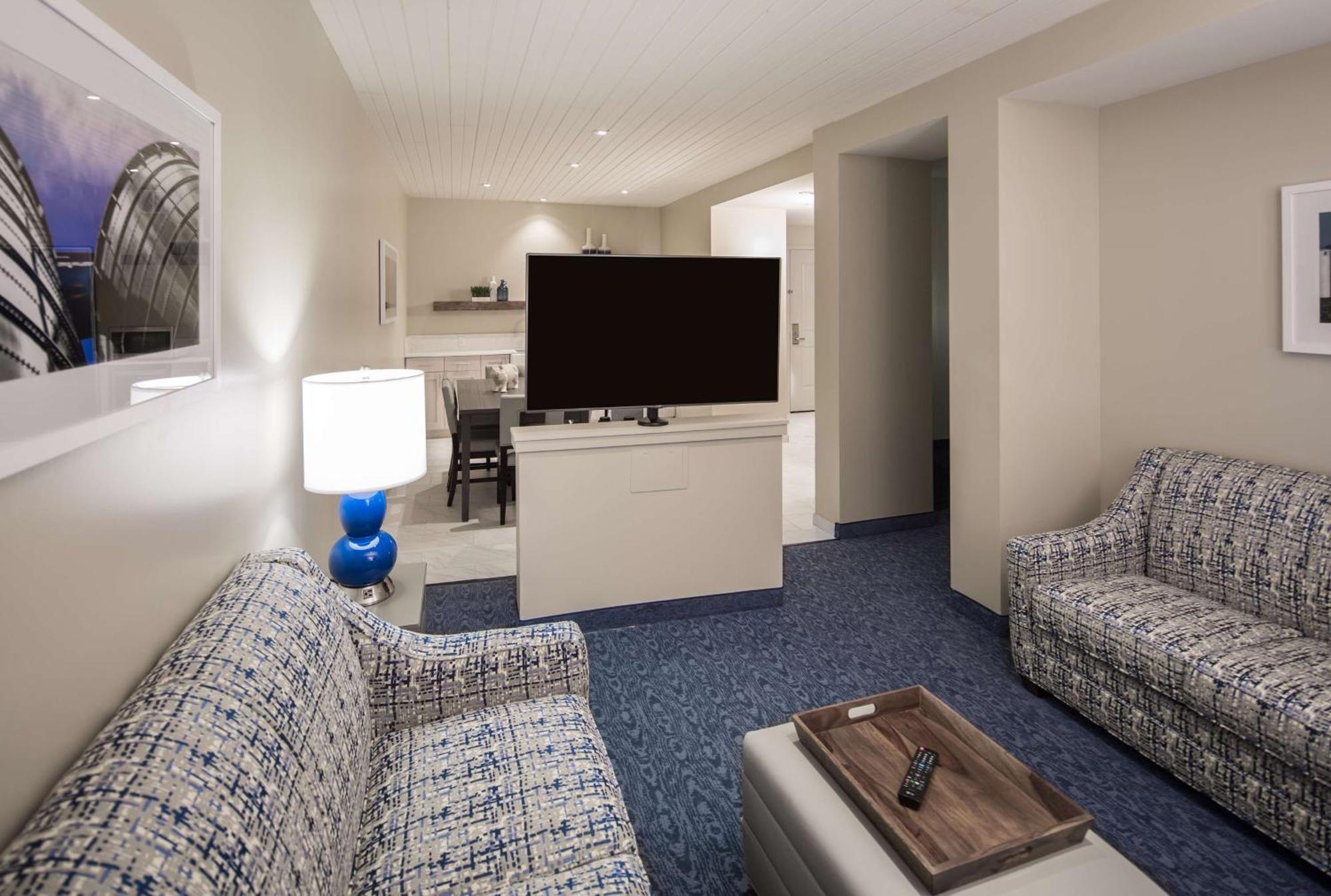 Hotel Renovo Des Moines Urbandale,Tapestry Collection Hilton ภายนอก รูปภาพ